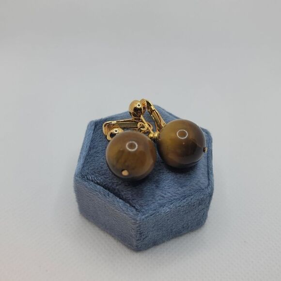 5 Pairs Of Clip On Earrings - Picture 8 of 9